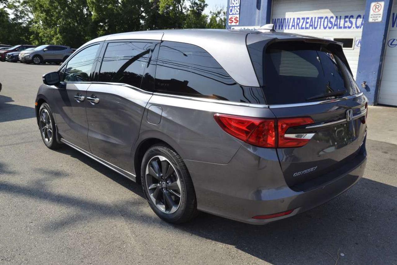 2023 Honda Odyssey Touring Passenger Van Automatic Photo2