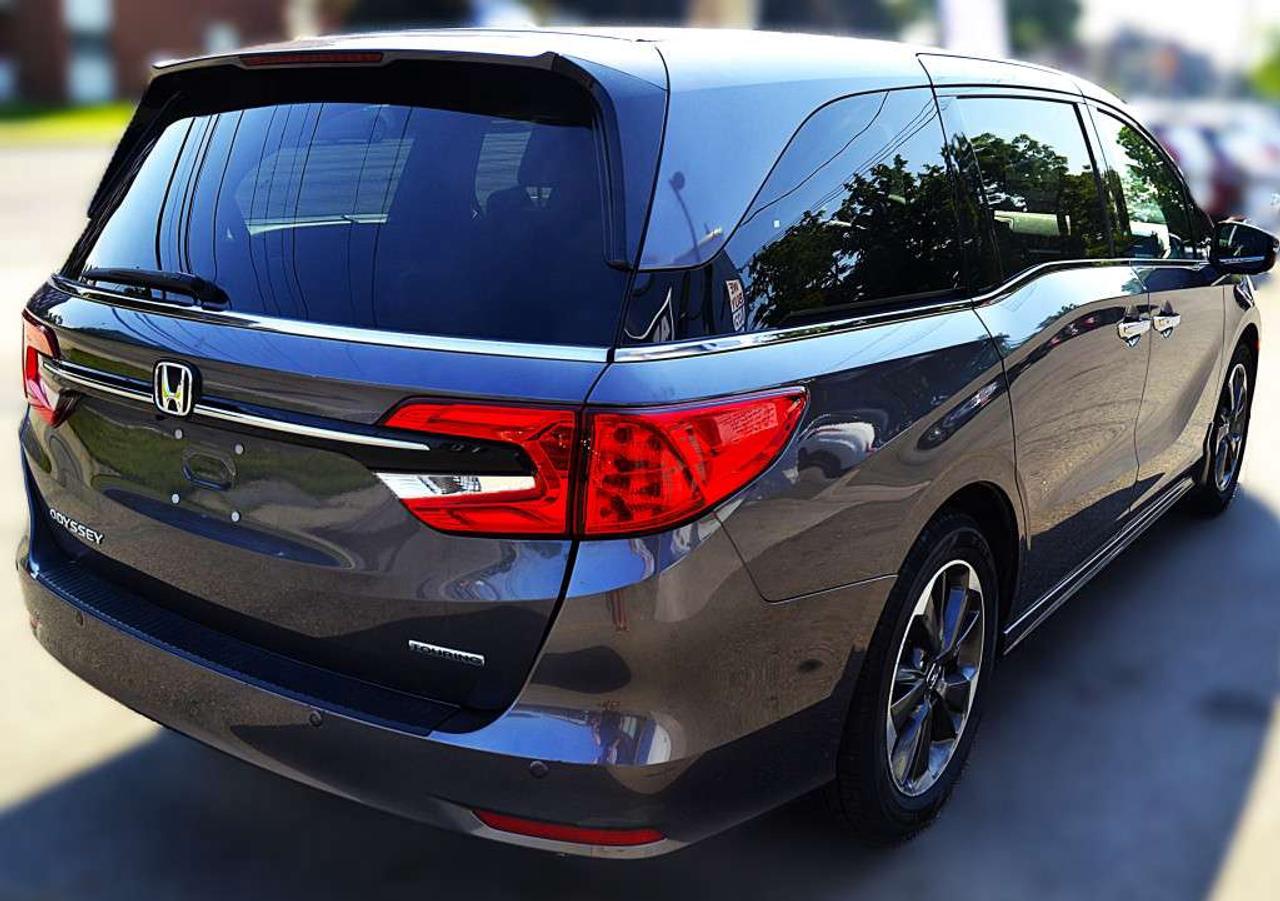 2023 Honda Odyssey Touring Passenger Van Automatic Photo