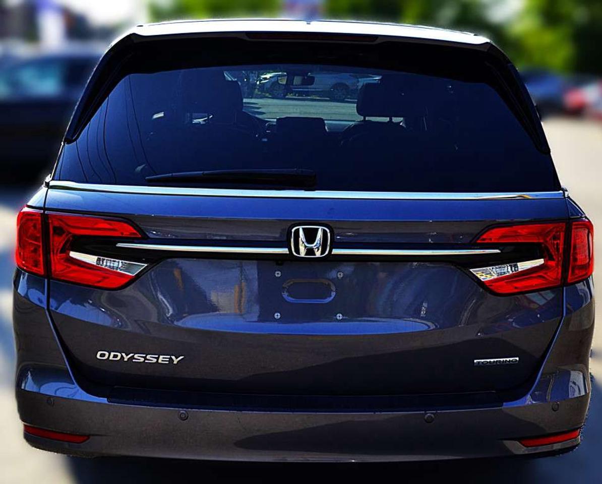 2023 Honda Odyssey Touring Passenger Van Automatic Photo