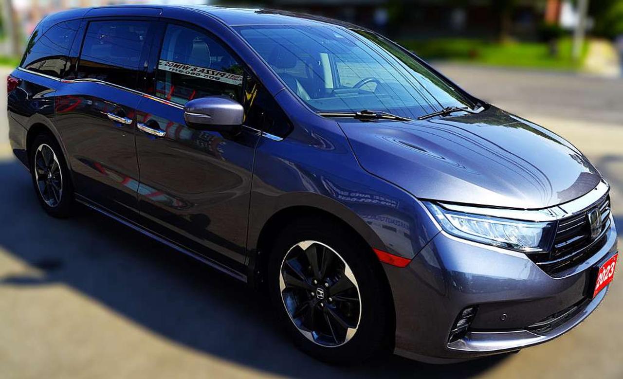 2023 Honda Odyssey Touring Passenger Van Automatic Photo