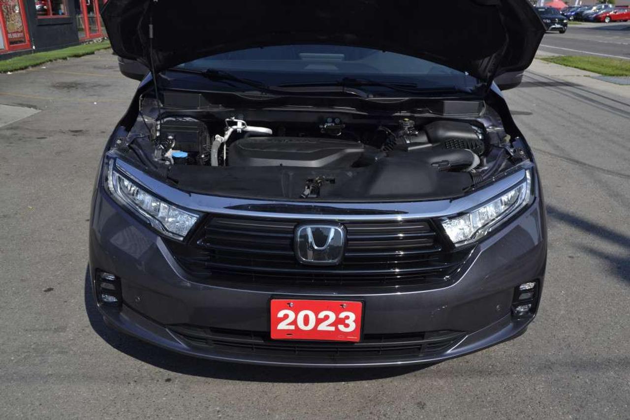 2023 Honda Odyssey Touring Passenger Van Automatic Photo