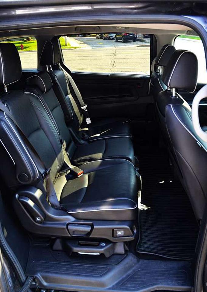 2023 Honda Odyssey Touring Passenger Van Automatic Photo