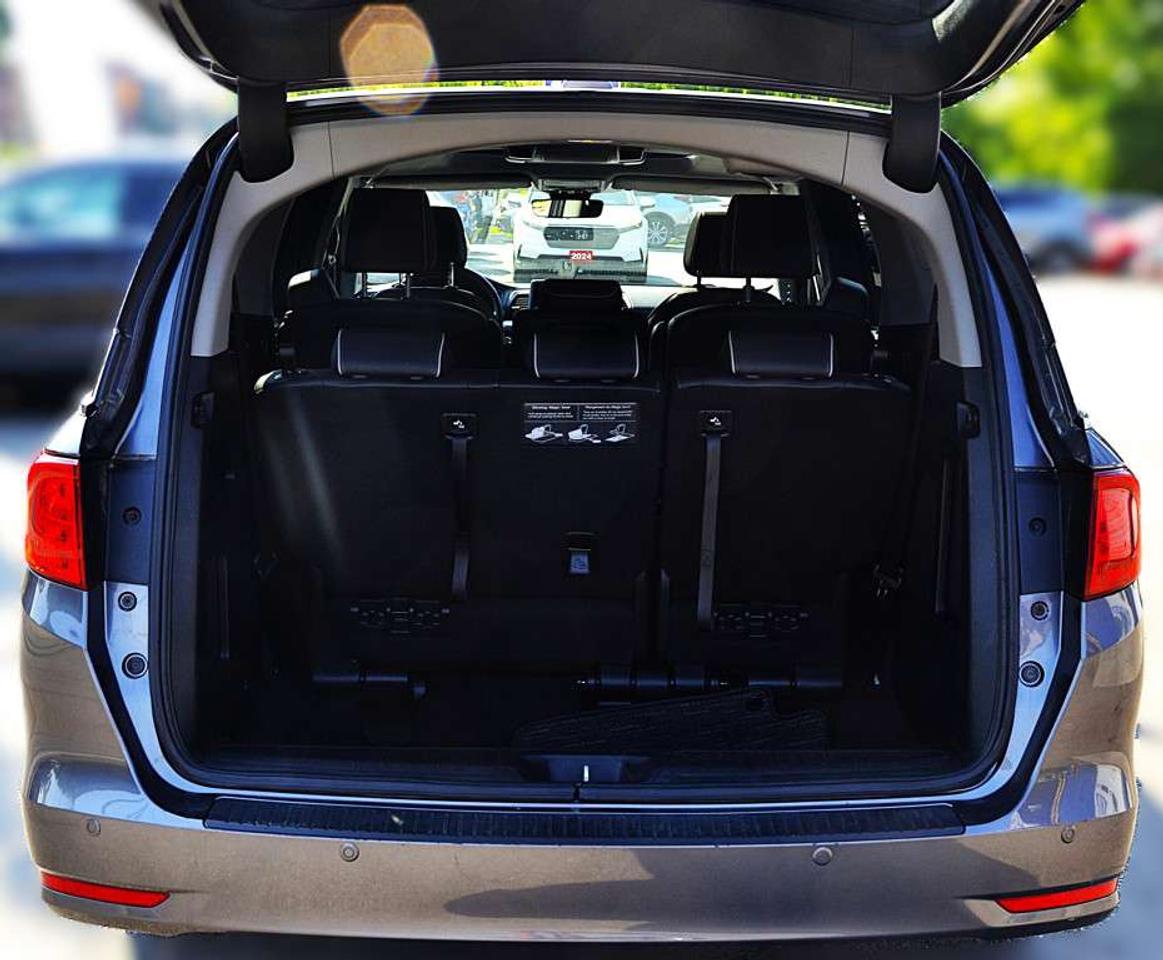 2023 Honda Odyssey Touring Passenger Van Automatic Photo