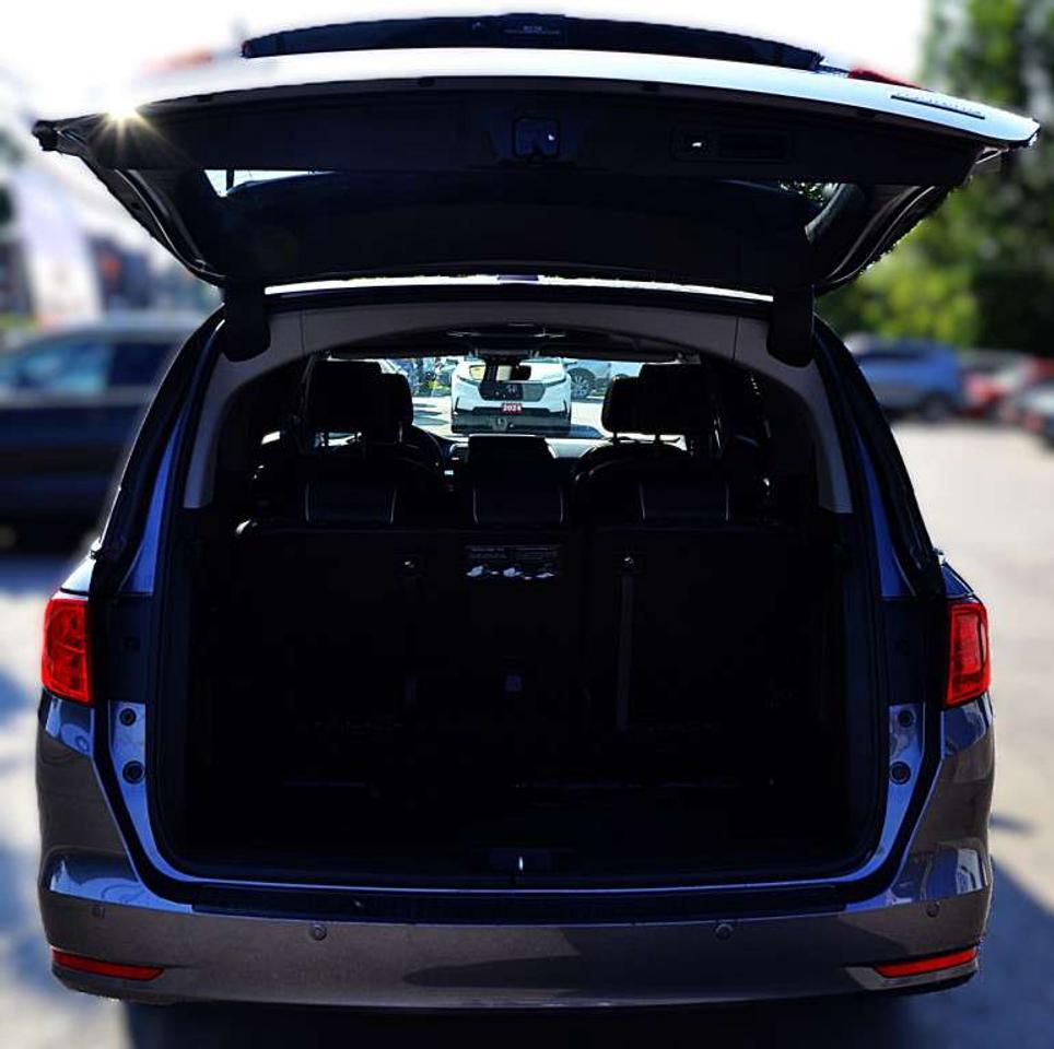2023 Honda Odyssey Touring Passenger Van Automatic Photo