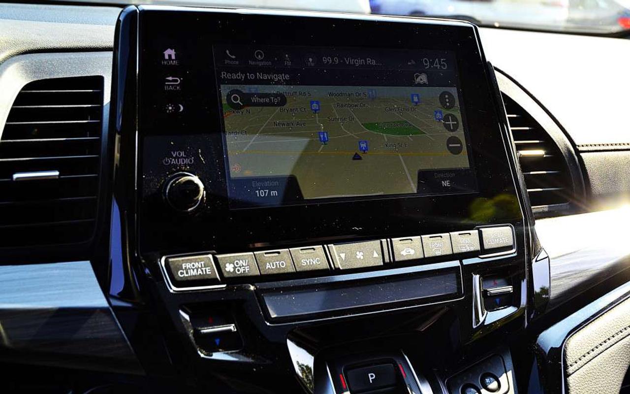2023 Honda Odyssey Touring Passenger Van Automatic Photo