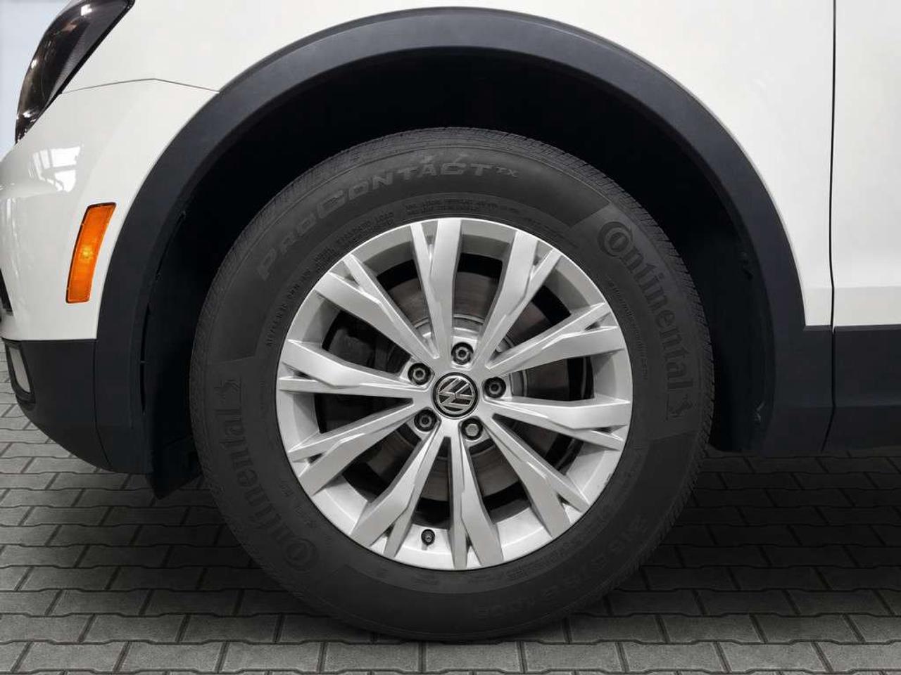 2018 Volkswagen Tiguan Trendline 4MOTION   Panoramic Sunroof   Blind Spot Assist   Clean CARFAX Photo