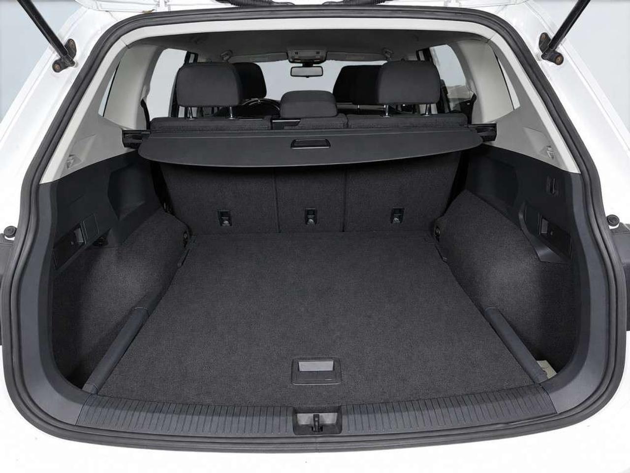 2018 Volkswagen Tiguan Trendline 4MOTION   Panoramic Sunroof   Blind Spot Assist   Clean CARFAX Photo