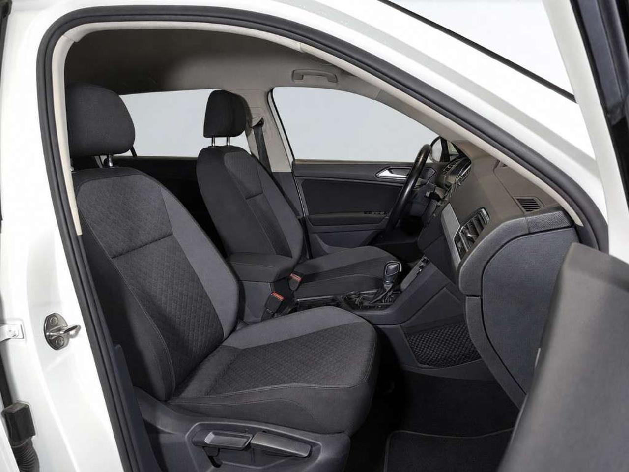 2018 Volkswagen Tiguan Trendline 4MOTION   Panoramic Sunroof   Blind Spot Assist   Clean CARFAX Photo
