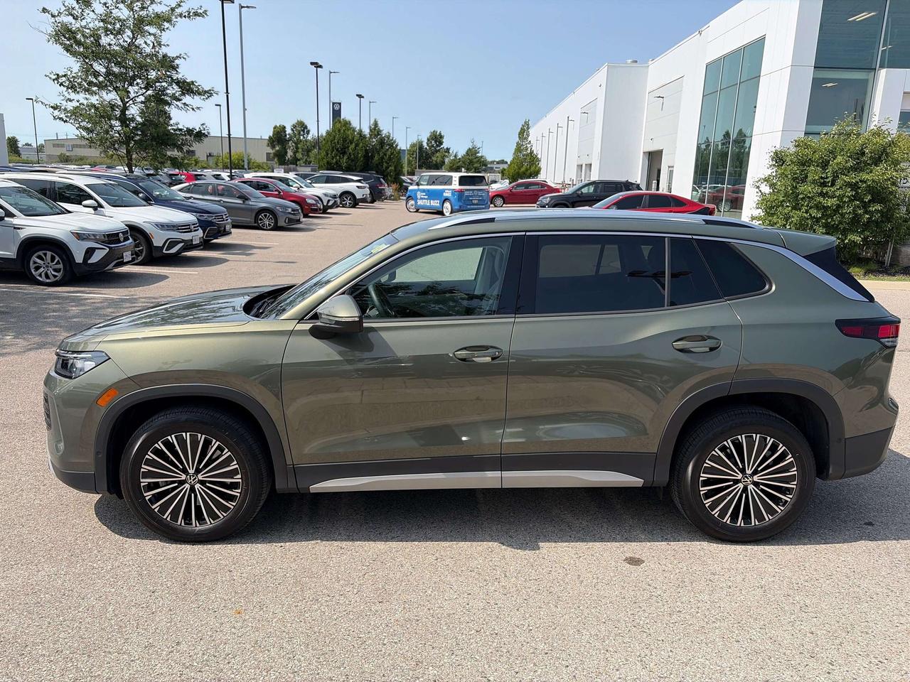 2025 Volkswagen Tiguan 4Motion Photo