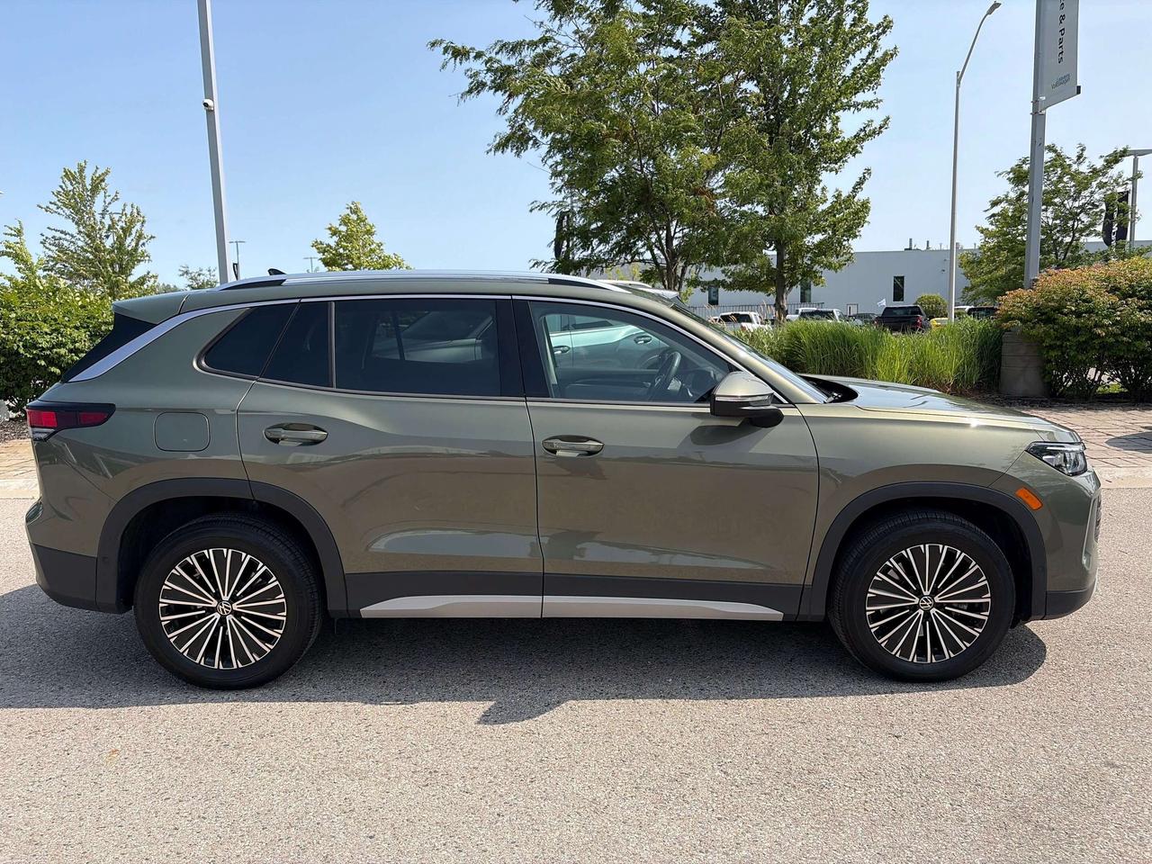 2025 Volkswagen Tiguan 4Motion Photo