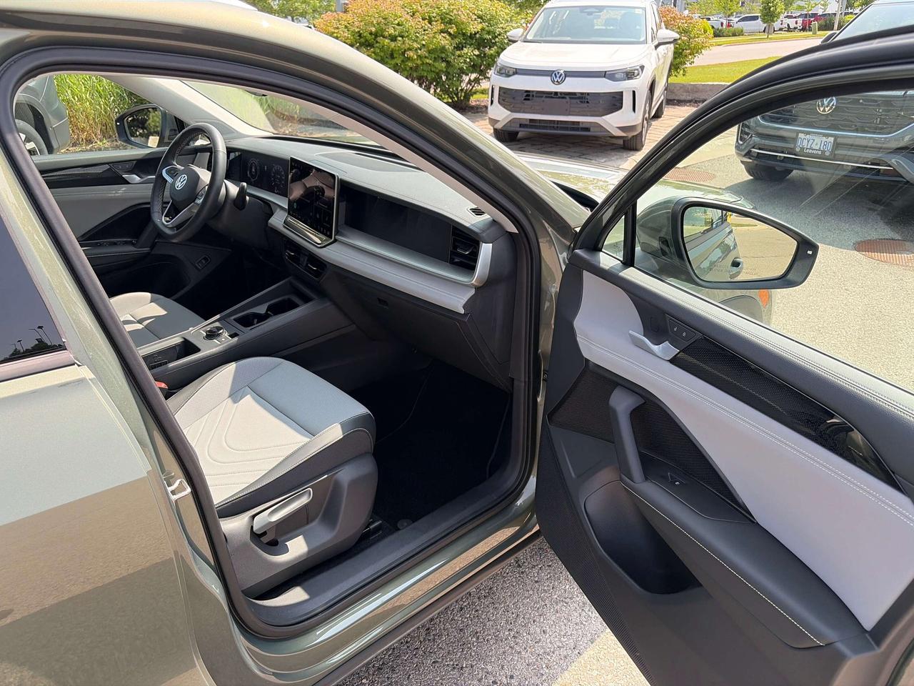 2025 Volkswagen Tiguan 4Motion Photo