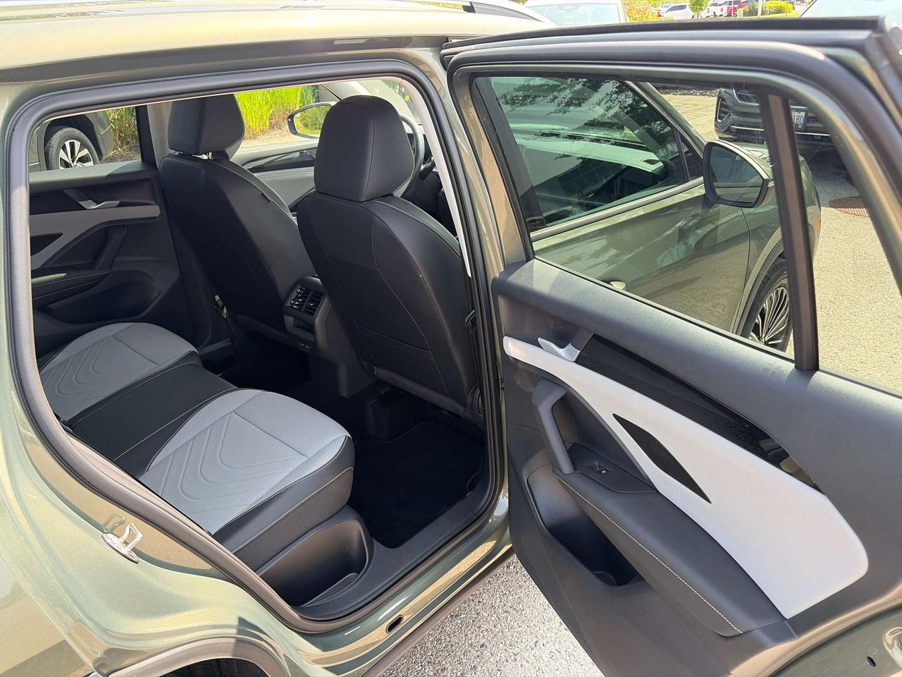 2025 Volkswagen Tiguan 4Motion Photo