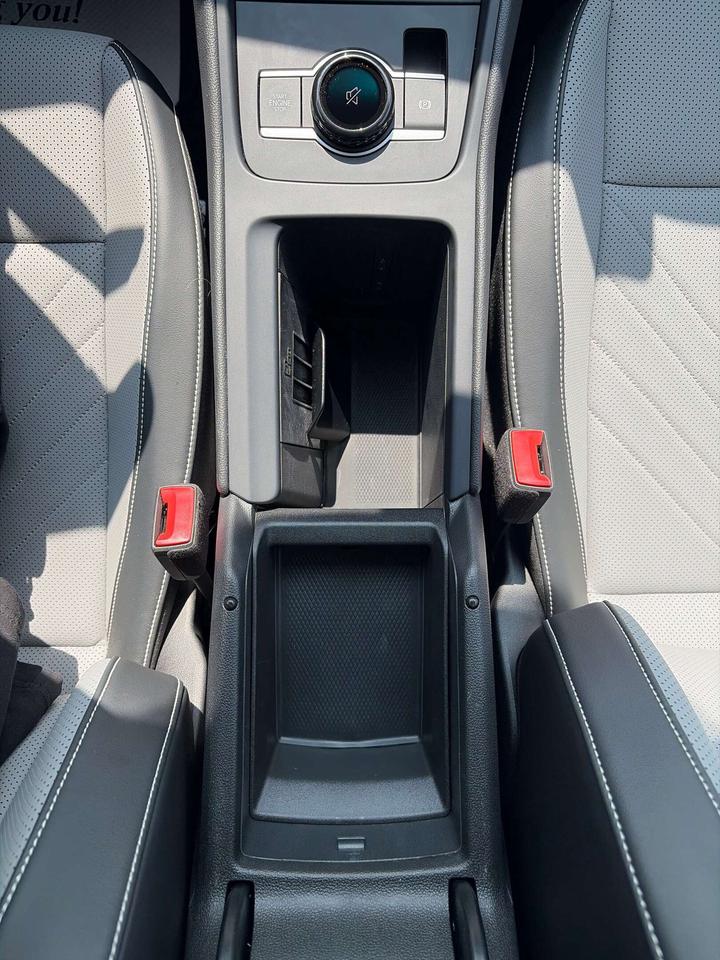 2025 Volkswagen Tiguan 4Motion Photo