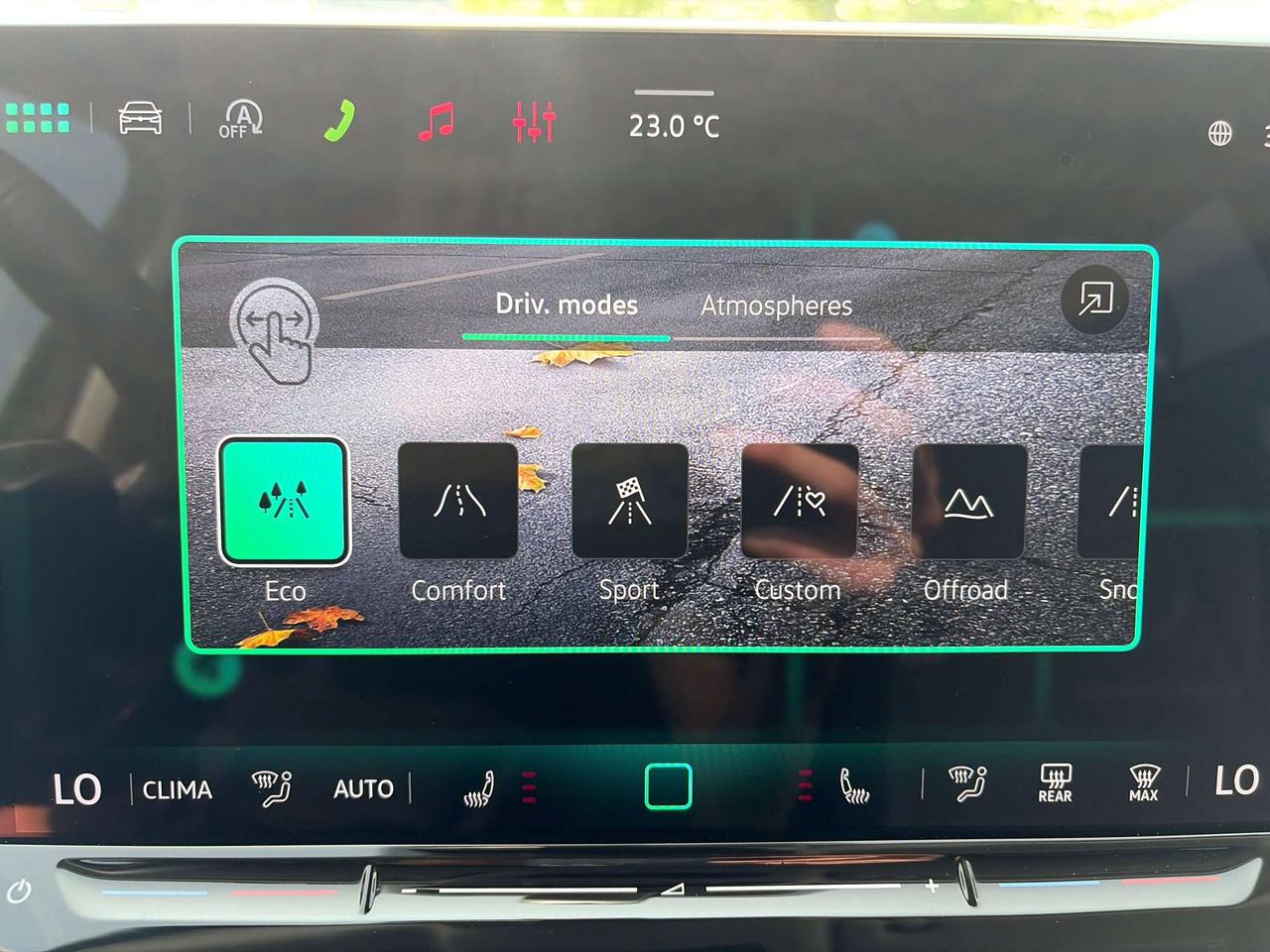 2025 Volkswagen Tiguan 4Motion Photo