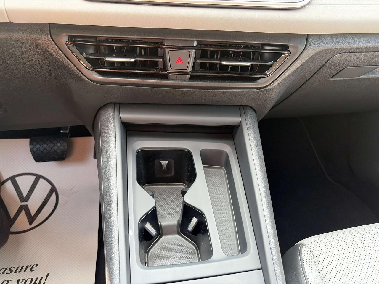 2025 Volkswagen Tiguan 4Motion Photo