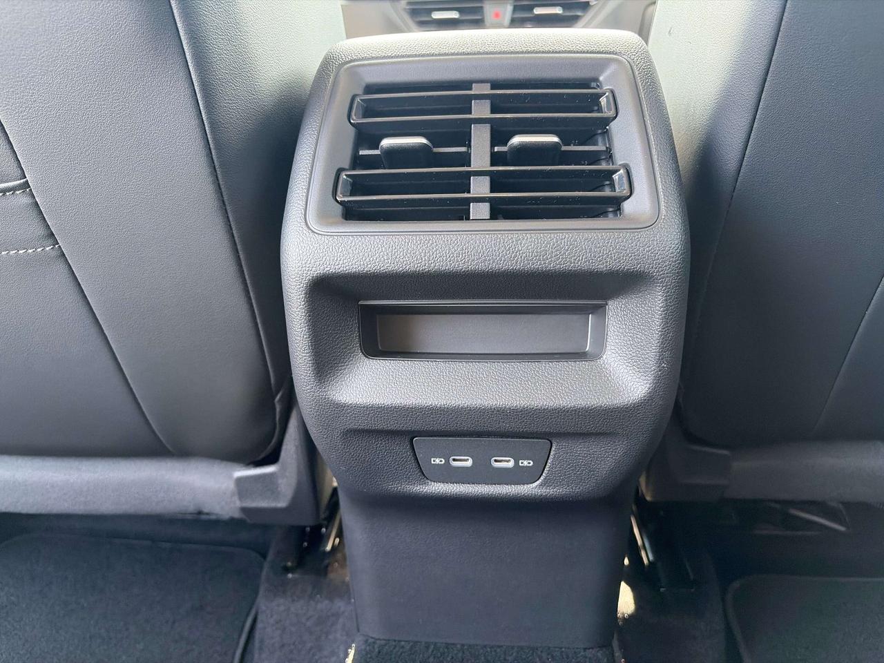 2025 Volkswagen Tiguan 4Motion Photo