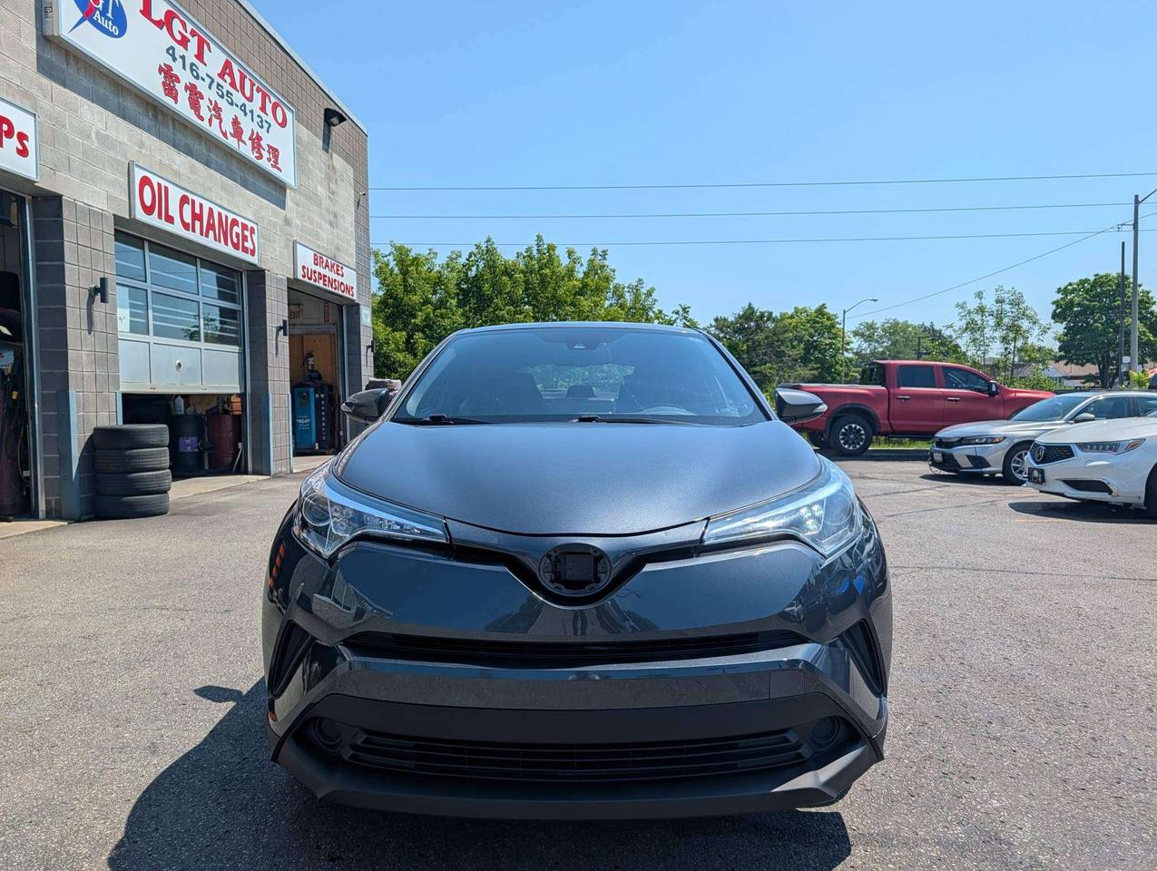 2019 Toyota C-HR XLE  Toyota Dealer Serviced  Low Kms Photo1