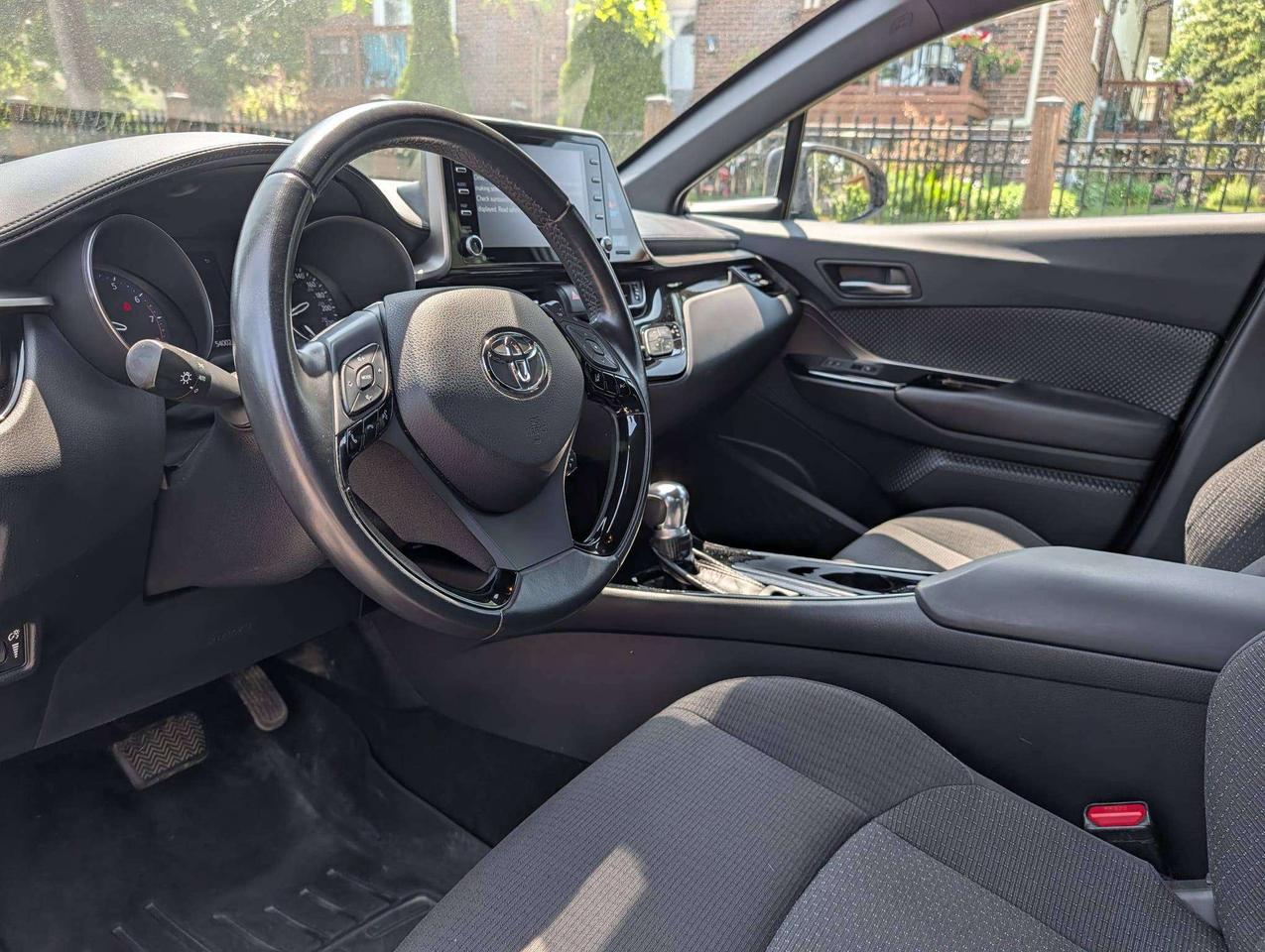 2019 Toyota C-HR XLE  Toyota Dealer Serviced  Low Kms Photo