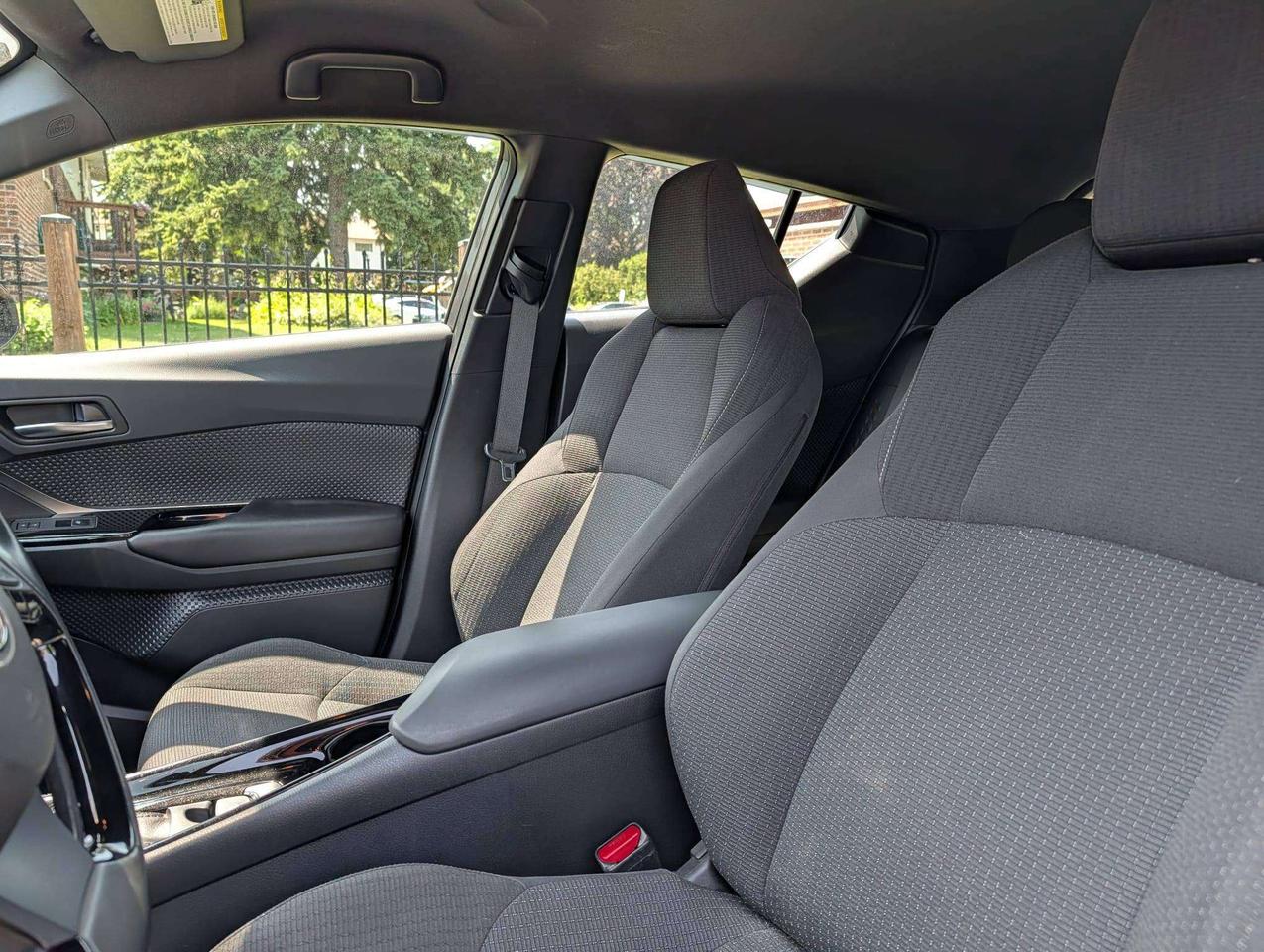 2019 Toyota C-HR XLE  Toyota Dealer Serviced  Low Kms Photo