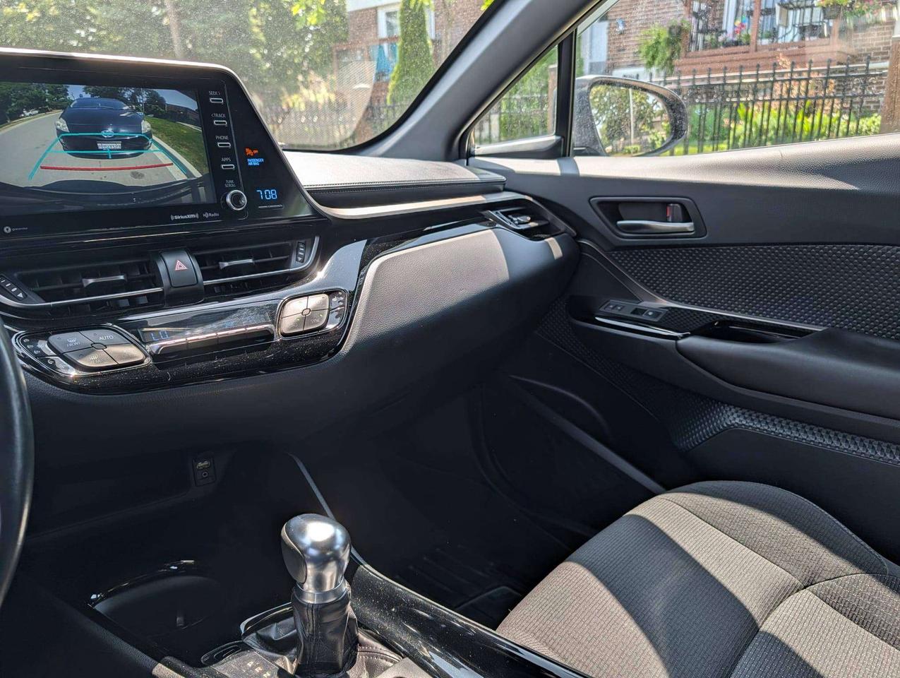 2019 Toyota C-HR XLE  Toyota Dealer Serviced  Low Kms Photo