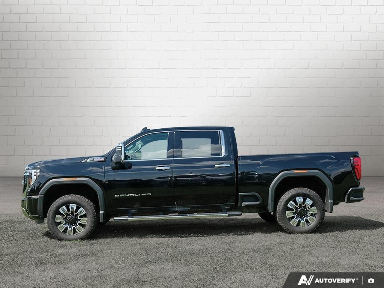 2024 GMC SIERRA 2500HD 4WD Crew Cab Standard Box Denali Photo