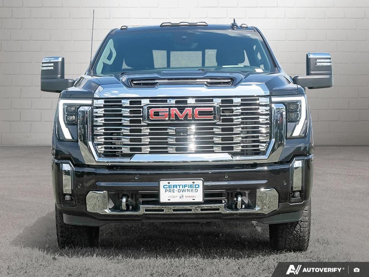 2024 GMC SIERRA 2500HD 4WD Crew Cab Standard Box Denali Photo