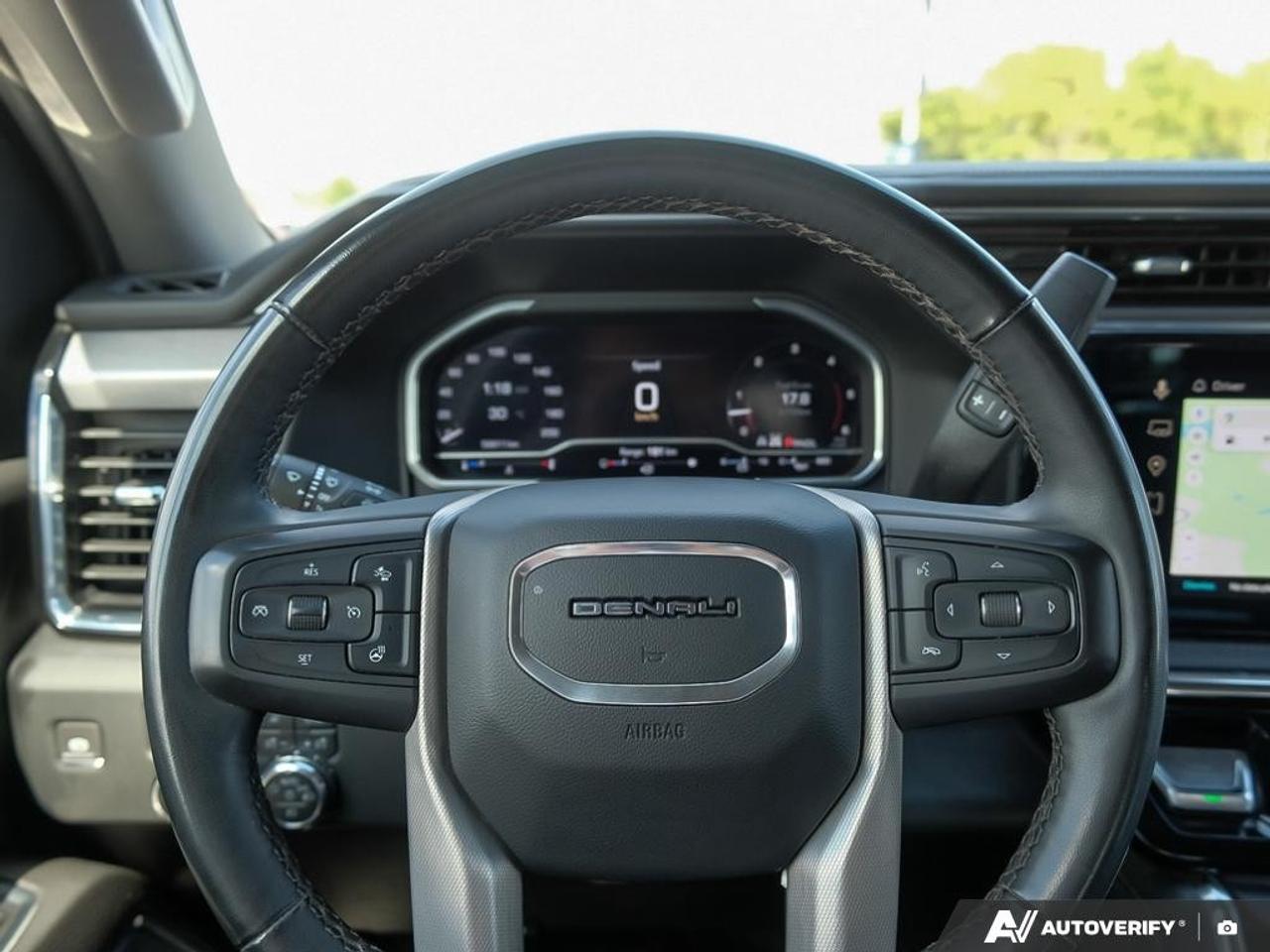 2024 GMC SIERRA 2500HD 4WD Crew Cab Standard Box Denali Photo