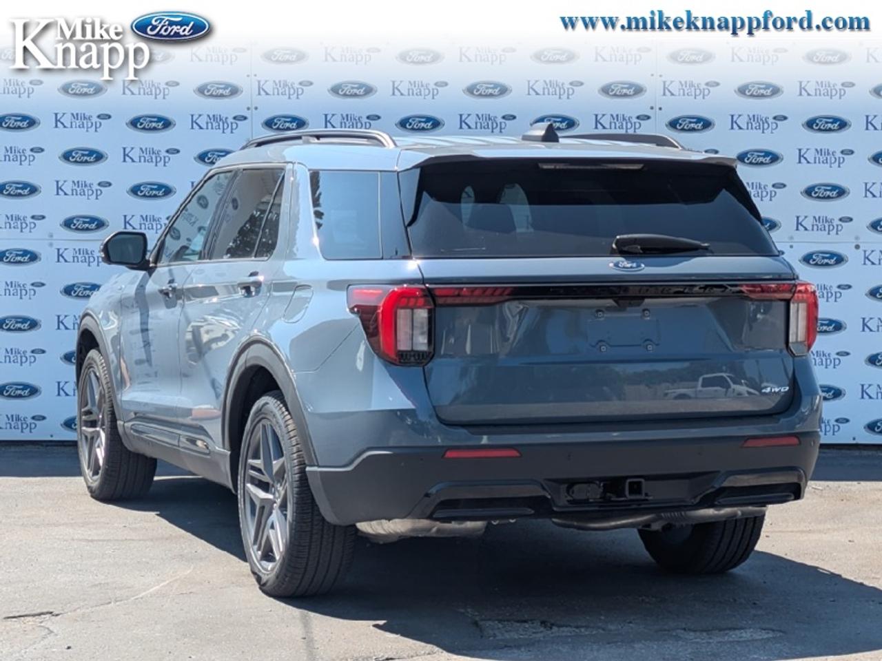2026 Ford Explorer ST-Line Photo2