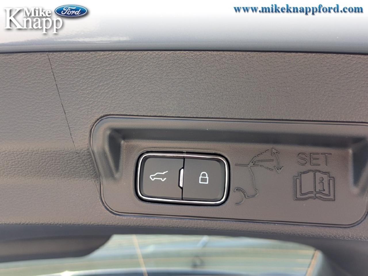 2026 Ford Explorer ST-Line Photo