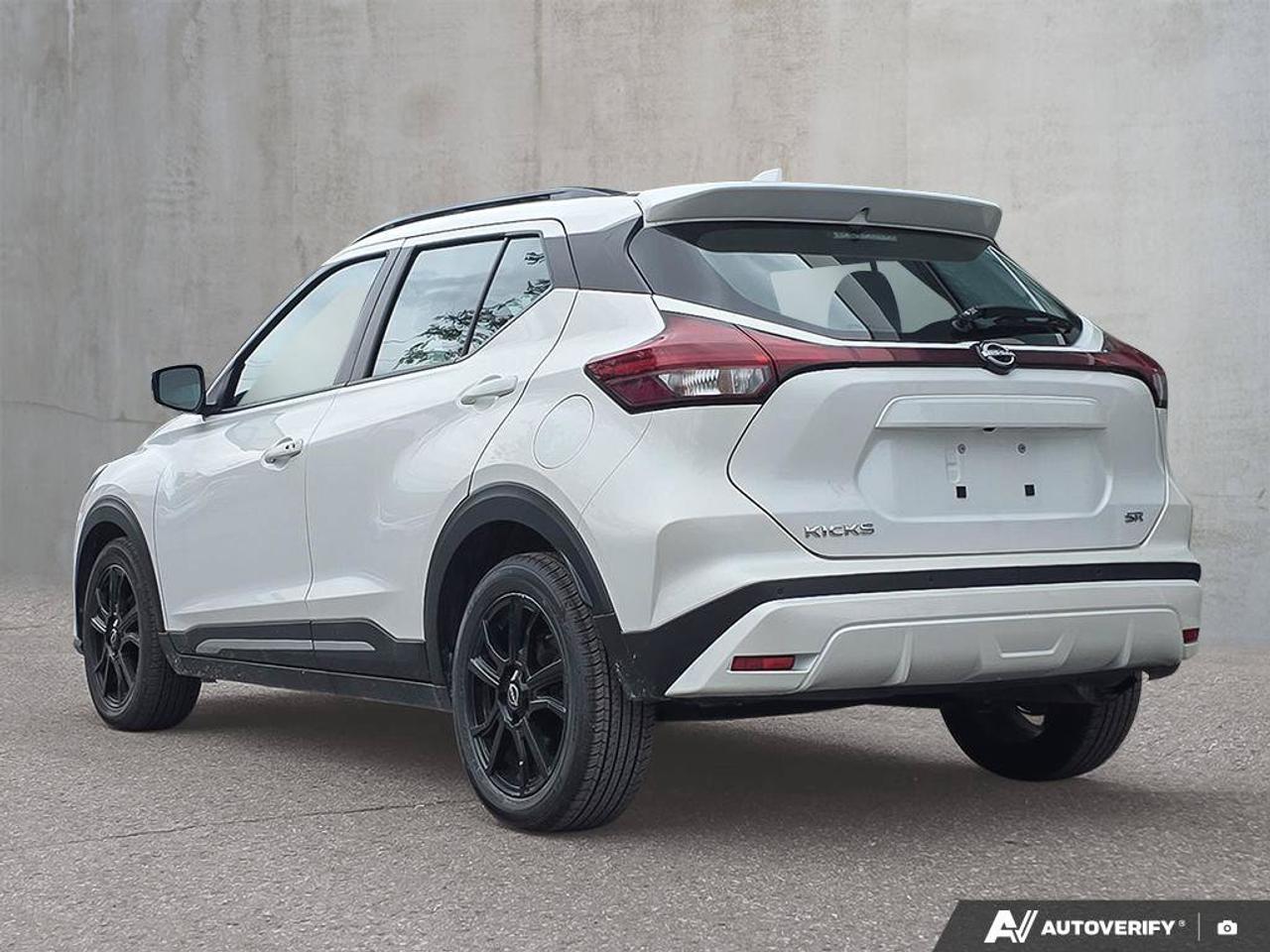 2024 Nissan Kicks SR | Apple Car Play | Android Auto | Heated Seats | Photo