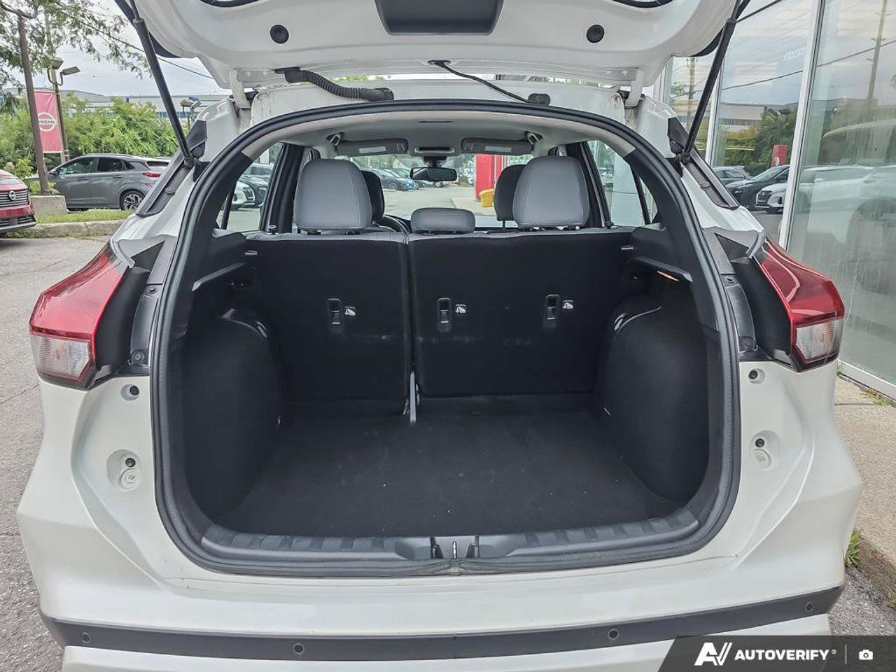2024 Nissan Kicks SR | Apple Car Play | Android Auto | Heated Seats | Photo