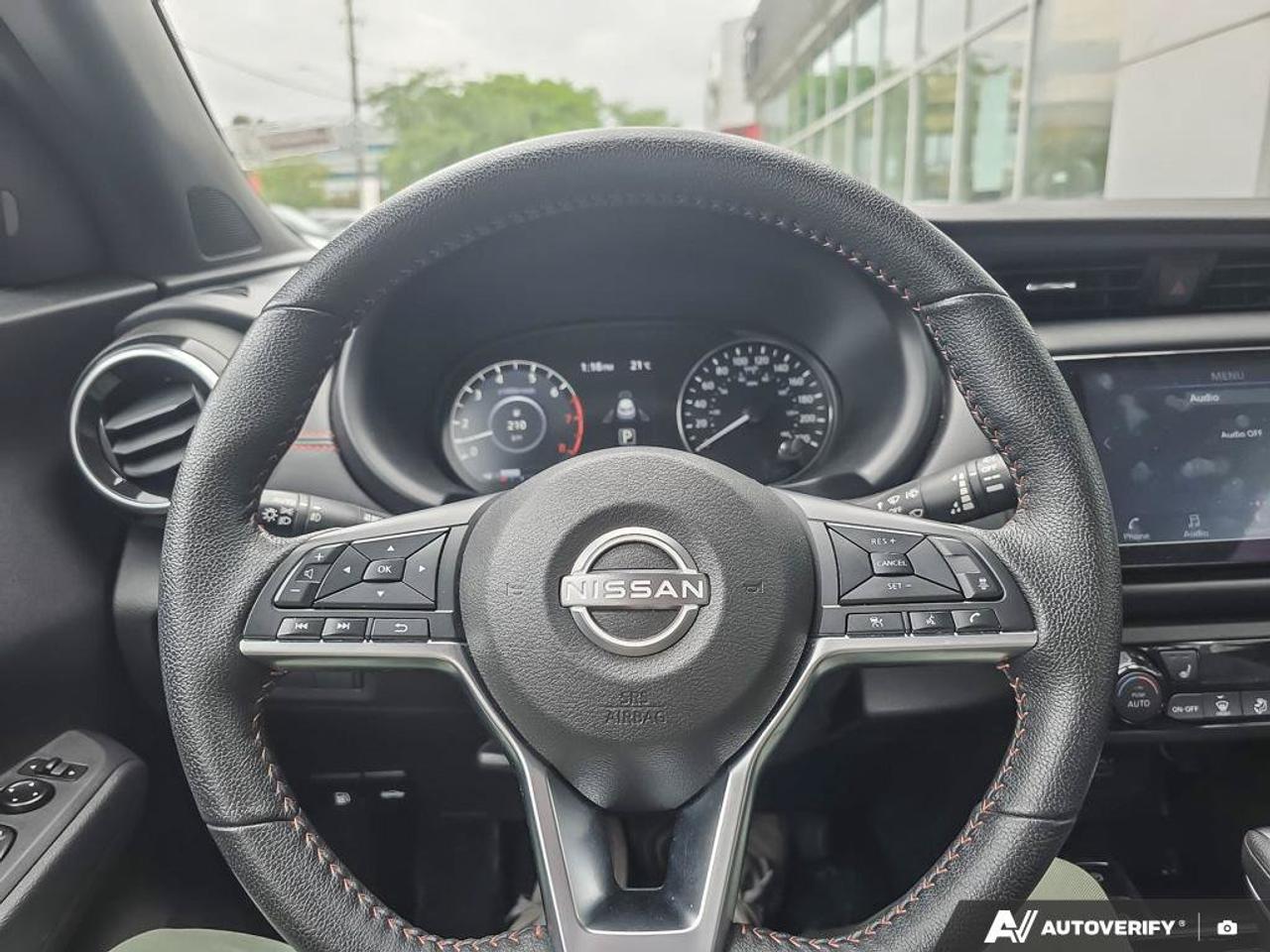 2024 Nissan Kicks SR | Apple Car Play | Android Auto | Heated Seats | Photo