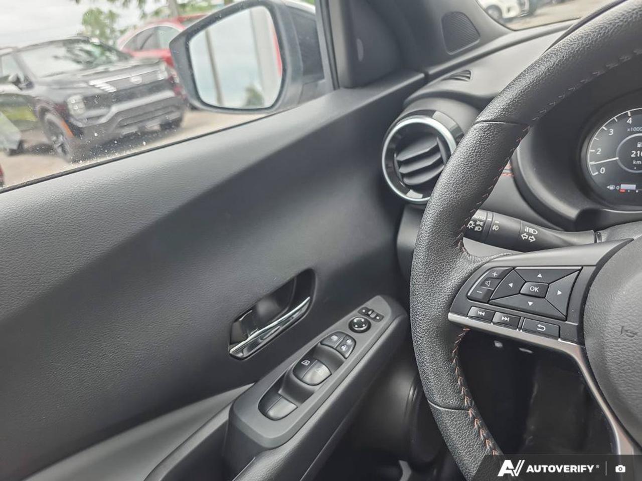 2024 Nissan Kicks SR | Apple Car Play | Android Auto | Heated Seats | Photo