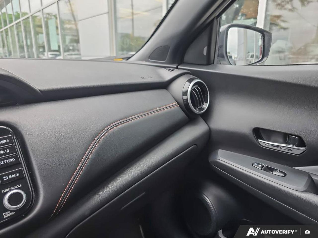 2024 Nissan Kicks SR | Apple Car Play | Android Auto | Heated Seats | Photo