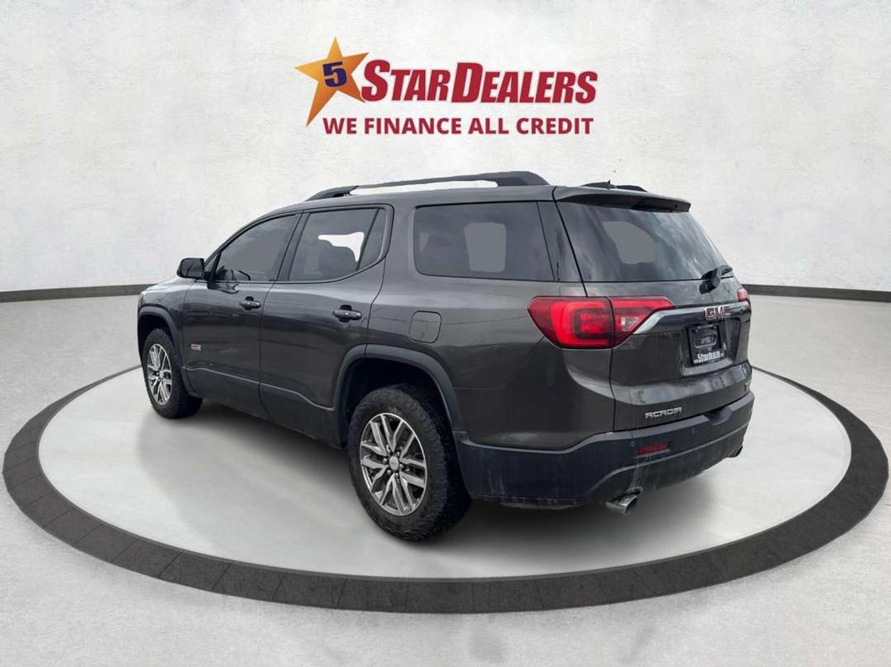 2019 GMC Acadia SLE Photo4