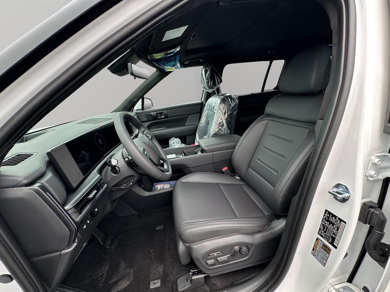 2026 Hyundai Santa Fe Hybrid Ultimate Calligraphy Photo