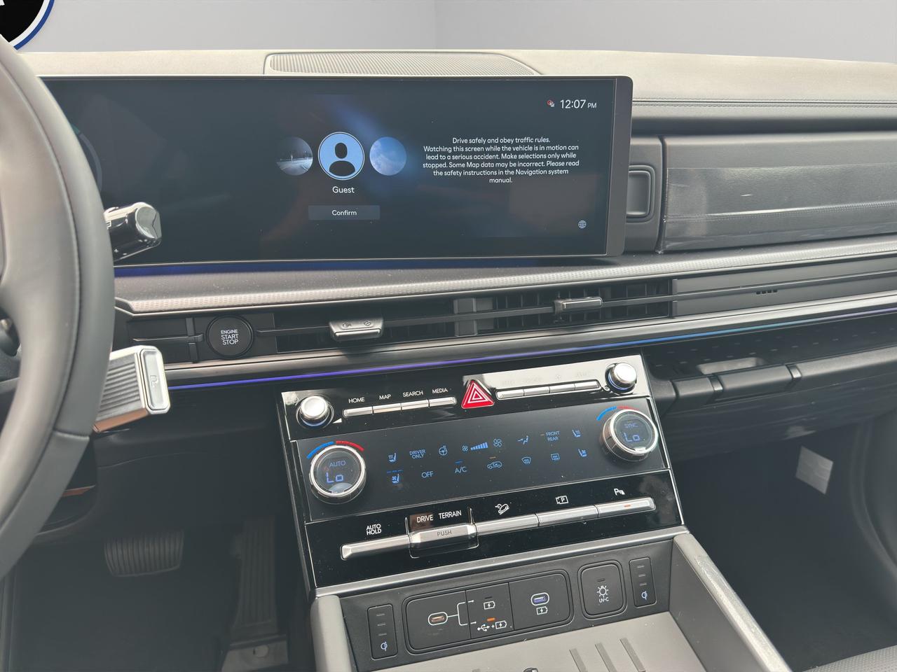 2026 Hyundai Santa Fe Hybrid Ultimate Calligraphy Photo