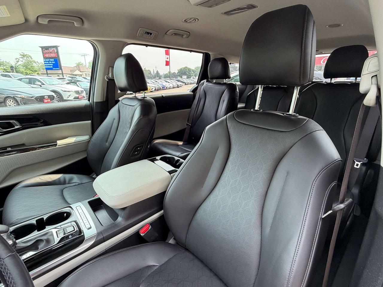 2024 Kia Carnival EX, CLEAN CARFAX, REMOTE START, LEATHER! Photo