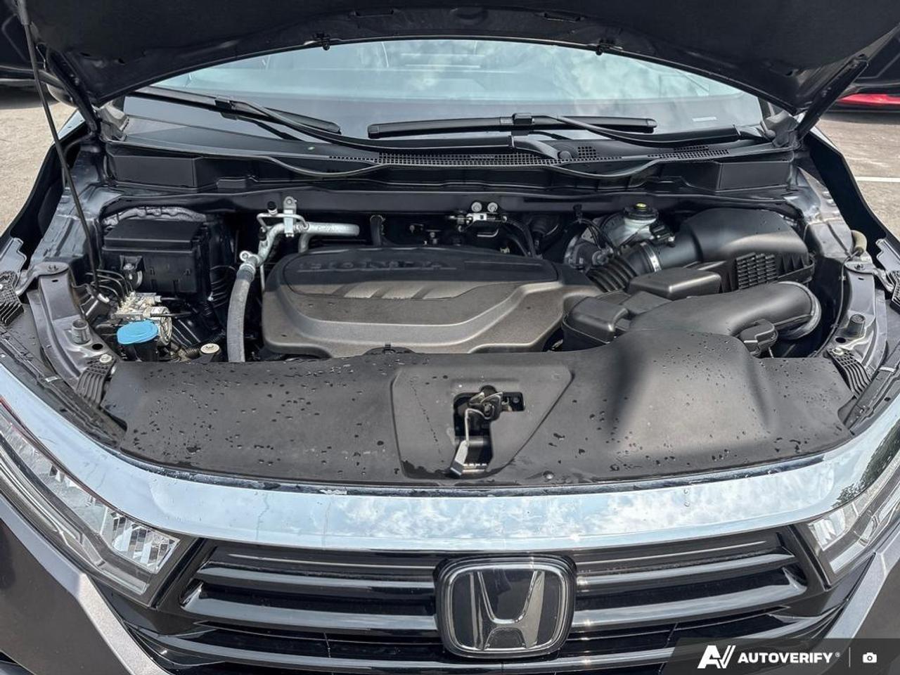 2023 Honda Odyssey Touring Passenger Van Photo
