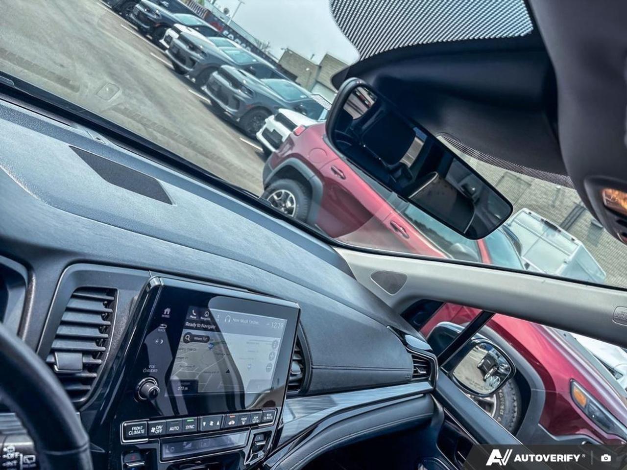2023 Honda Odyssey Touring Passenger Van Photo