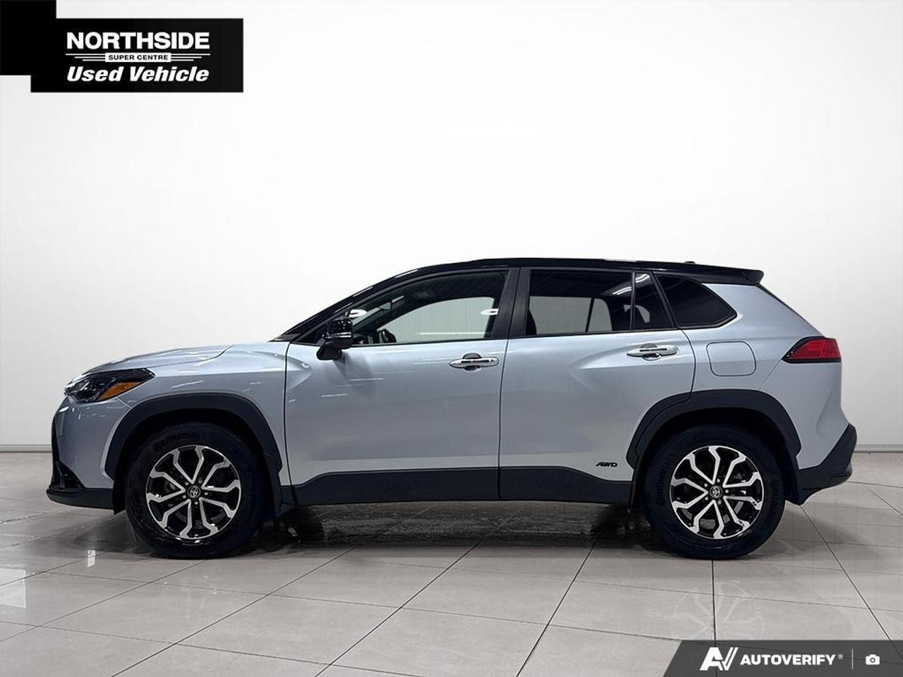 2024 Toyota Corolla Cross HYBRID SE AWD Photo