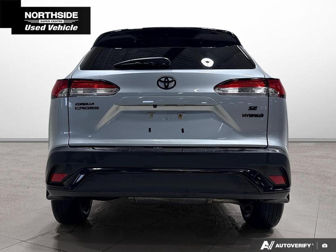 2024 Toyota Corolla Cross HYBRID SE AWD Photo