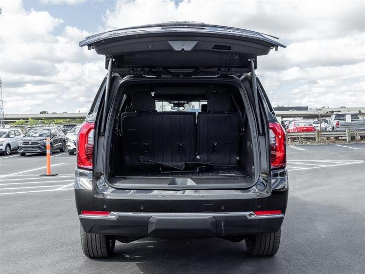 2026 GMC Yukon XL Elevation Photo