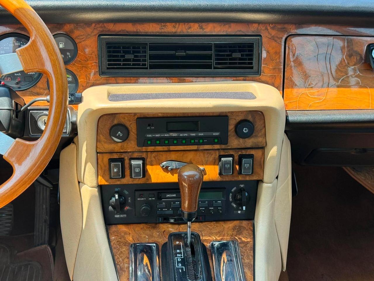 1987 Jaguar XJ12 4dr Sedan - Photo #16