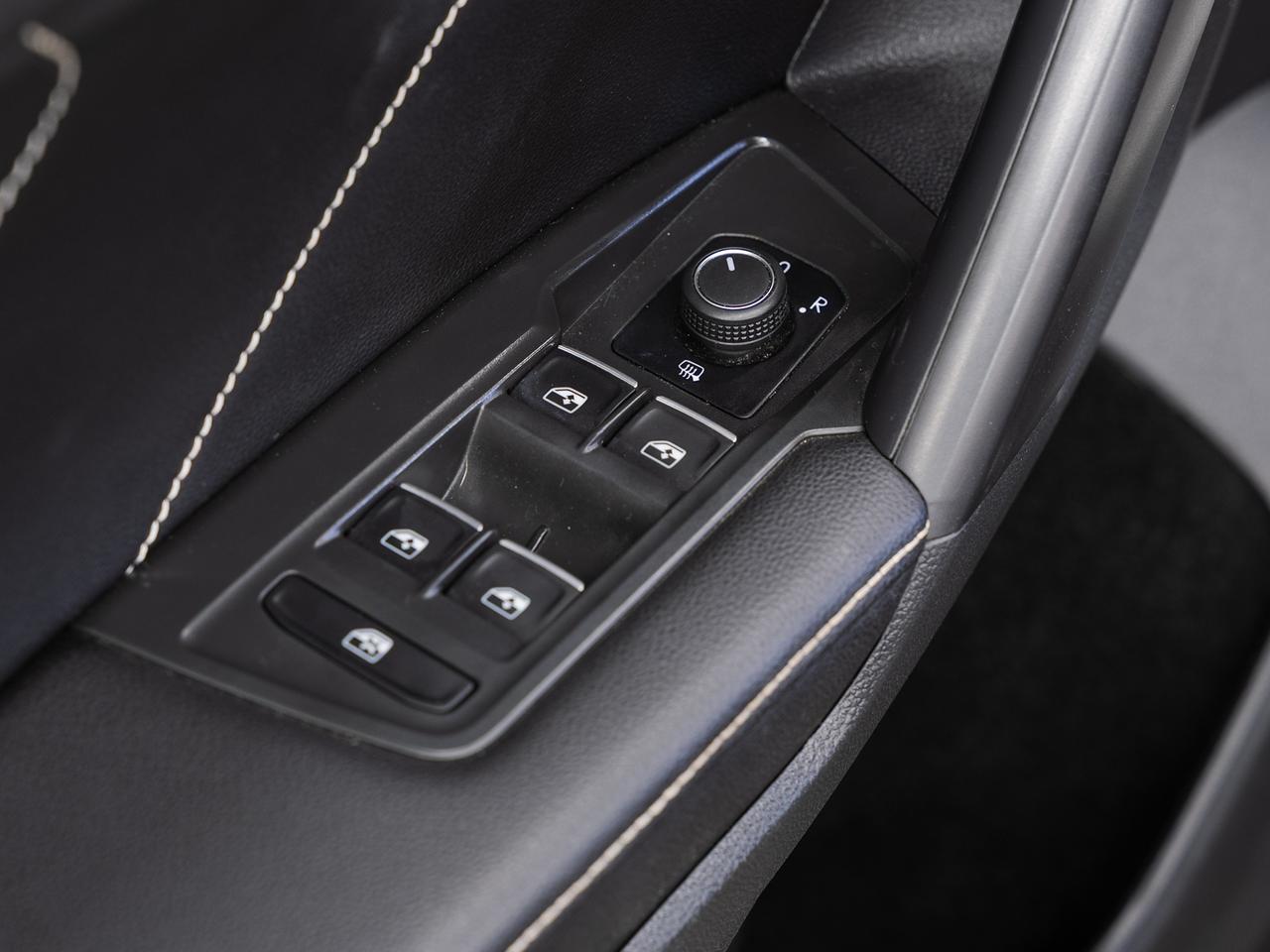 2023 Volkswagen Tiguan COMFORTLINE R-LINE AWD | BLK Edition | Pano roof