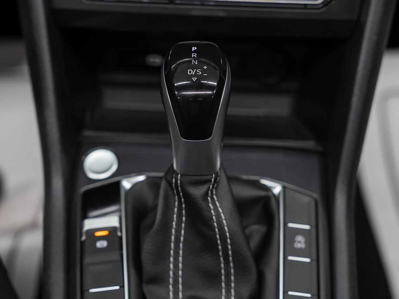2023 Volkswagen Tiguan COMFORTLINE R-LINE AWD | BLK Edition | Pano roof