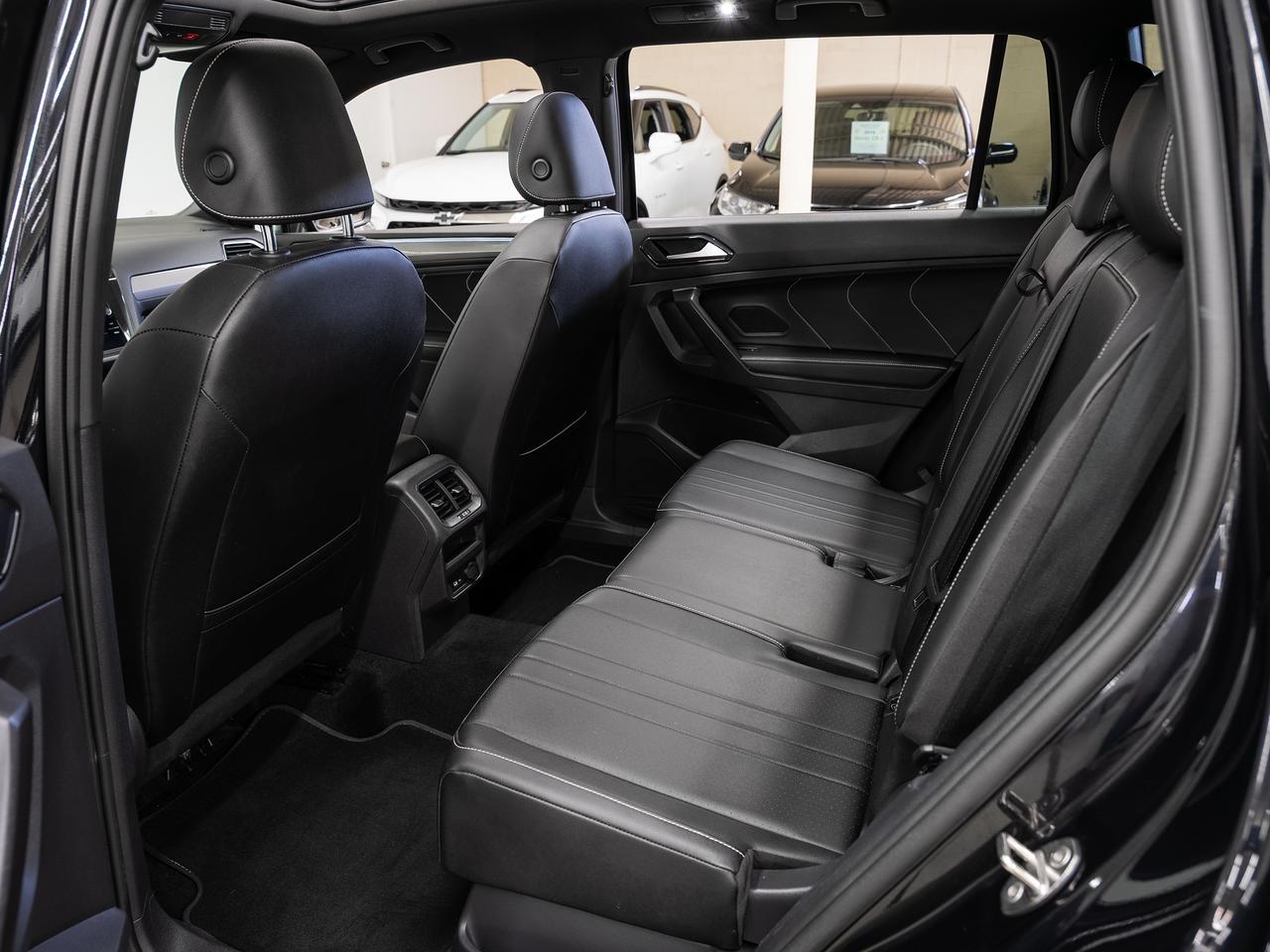 2023 Volkswagen Tiguan COMFORTLINE R-LINE AWD | BLK Edition | Pano roof
