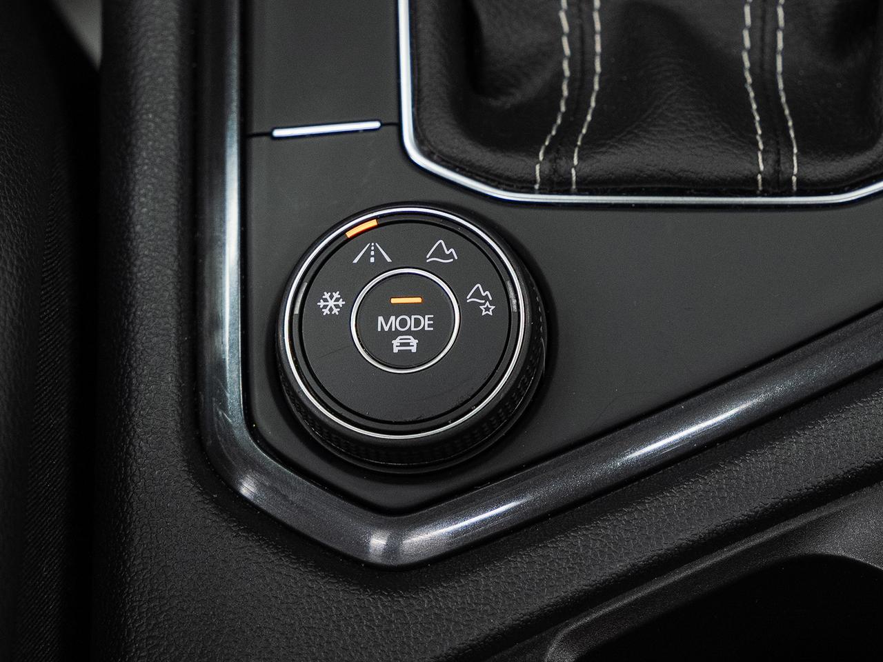 2023 Volkswagen Tiguan COMFORTLINE R-LINE AWD | BLK Edition | Pano roof