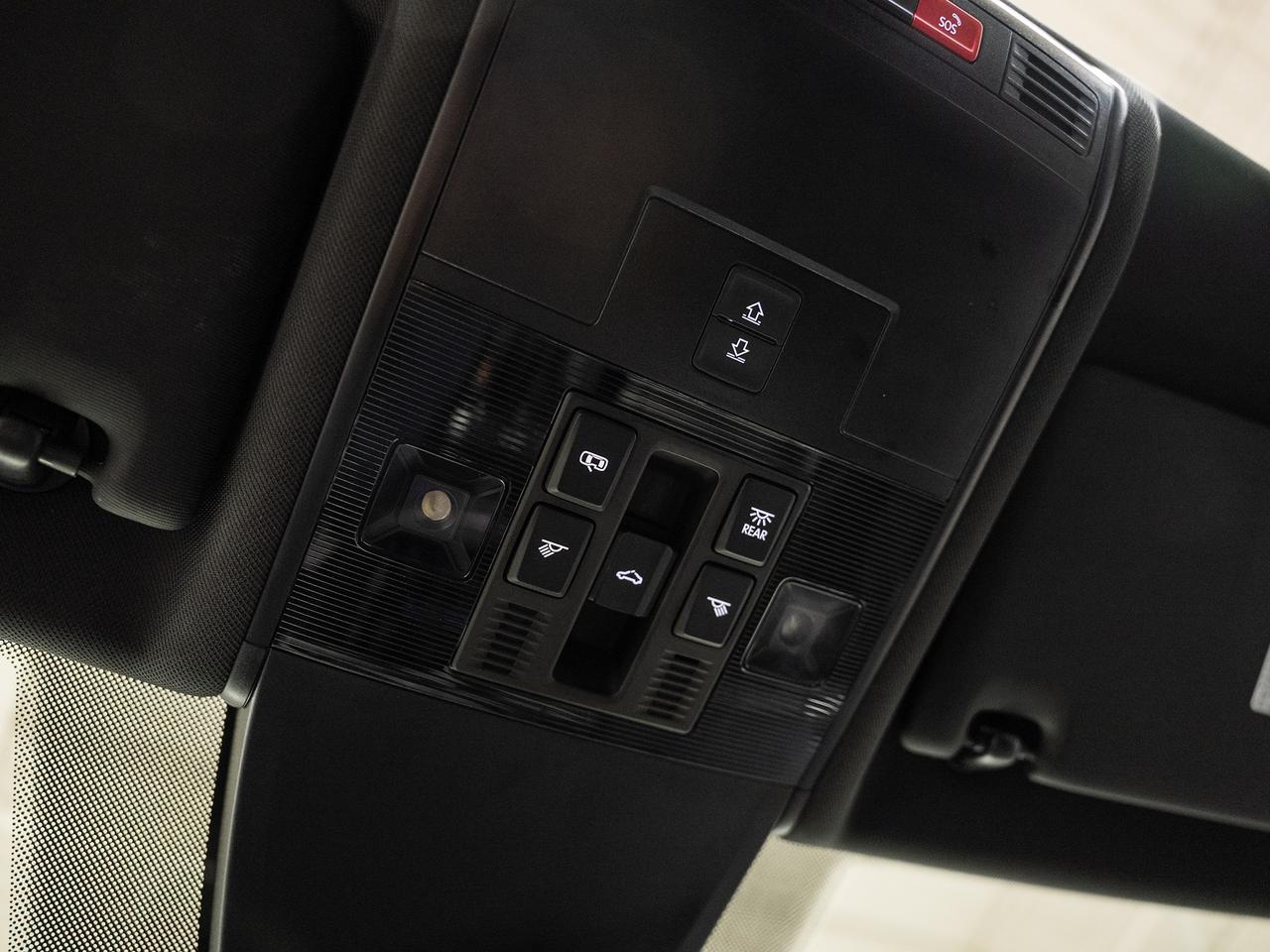 2023 Volkswagen Tiguan COMFORTLINE R-LINE AWD | BLK Edition | Pano roof