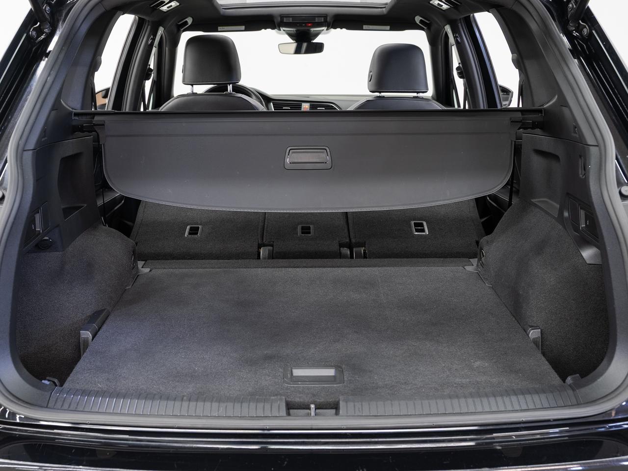 2023 Volkswagen Tiguan COMFORTLINE R-LINE AWD | BLK Edition | Pano roof